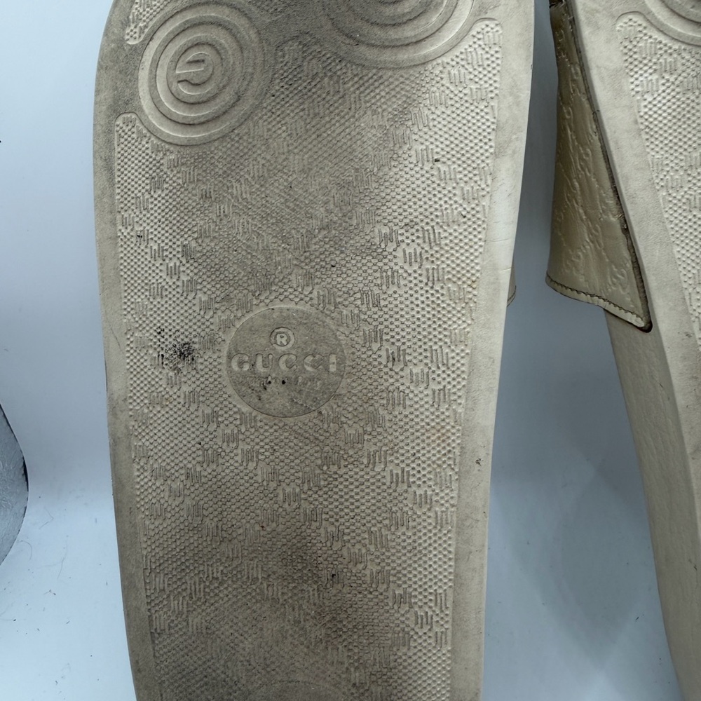 Gucci Textured Gray Pattern - Picture 10 of 14